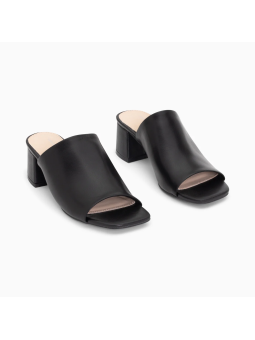 Sandales à talons en cuir...