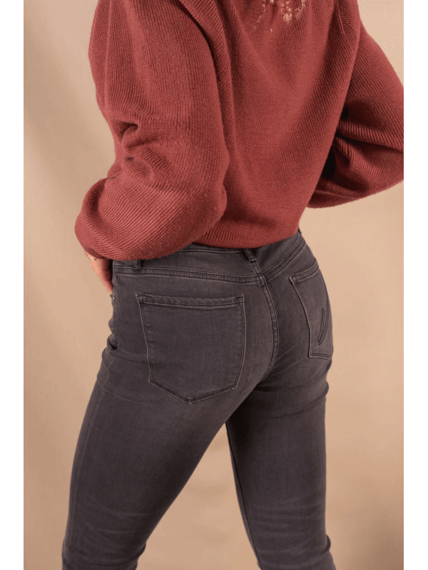 Jean skinny valentine couleur grise foncée de la marque Nagev